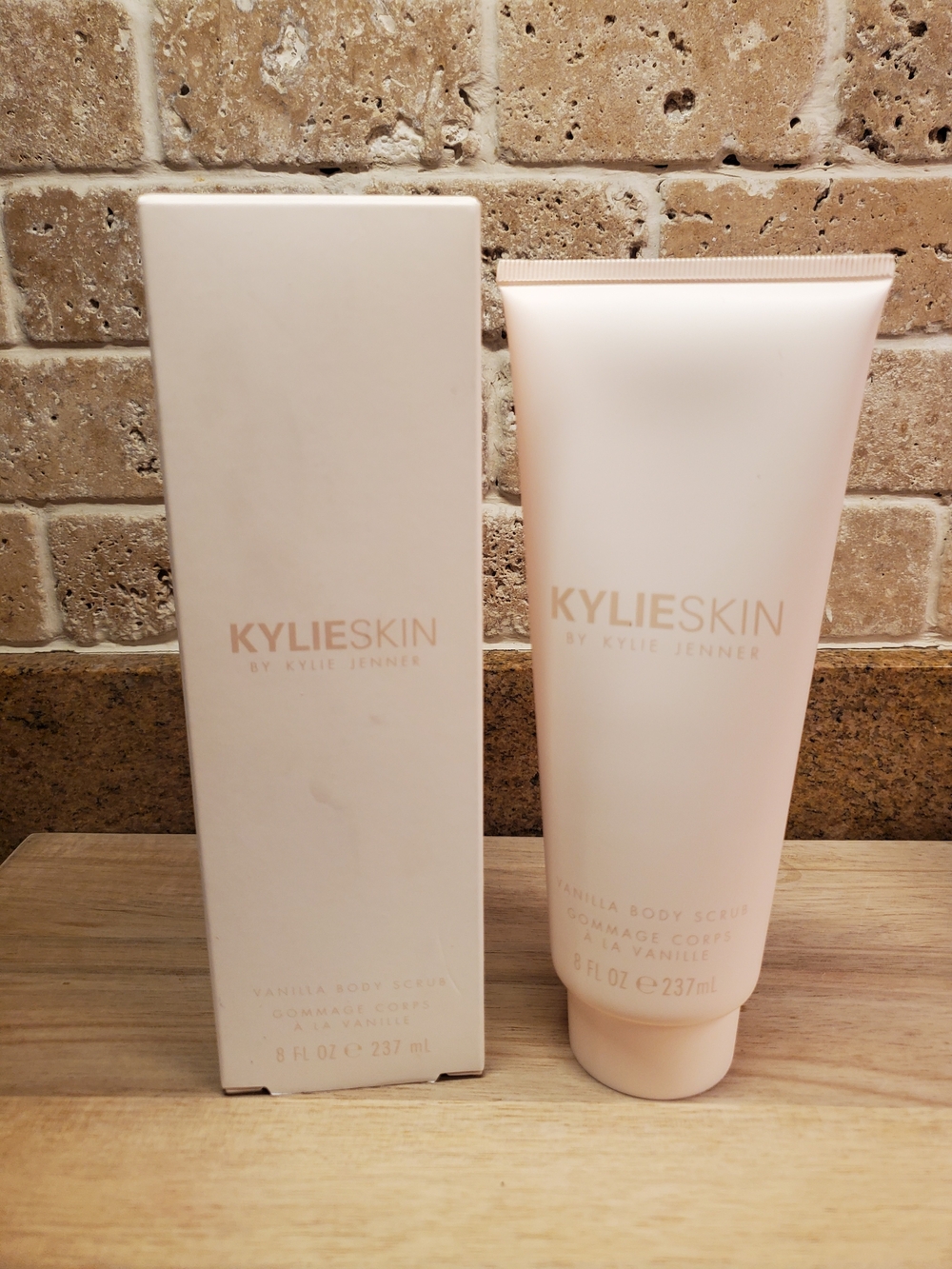 🆕️ Kylie Skin Vanilla Body Scrub